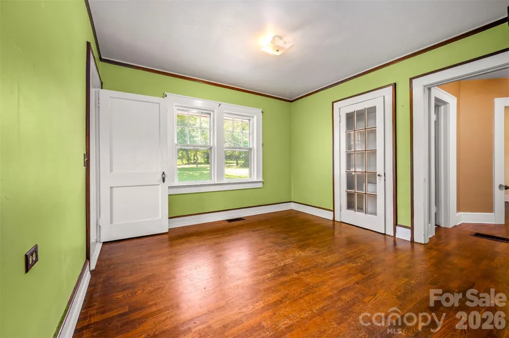 375 E King Street East Flat Rock, NC 28726