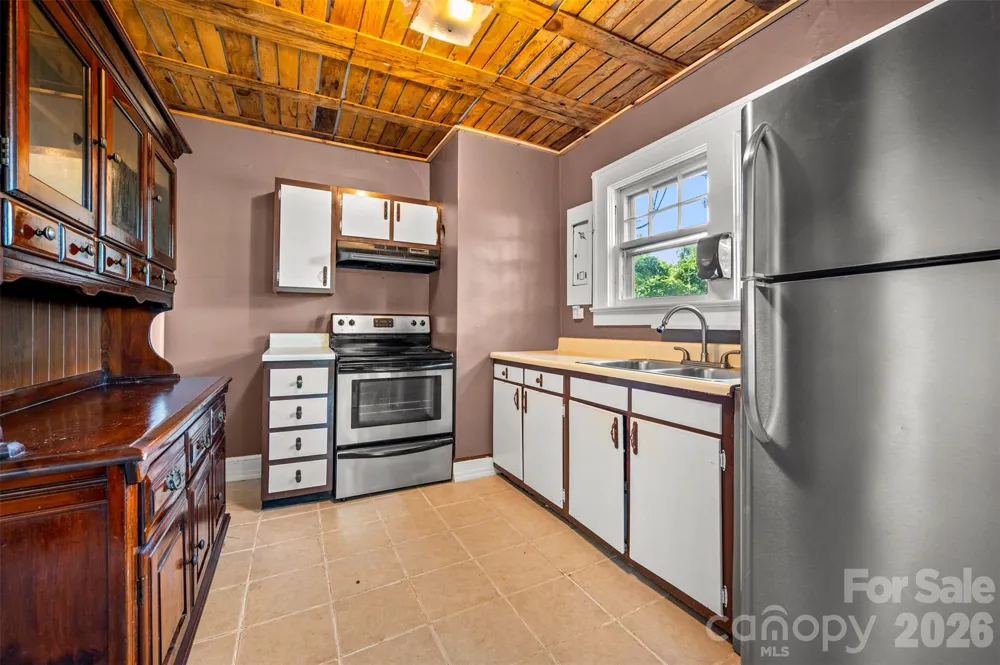375 E King Street East Flat Rock, NC 28726