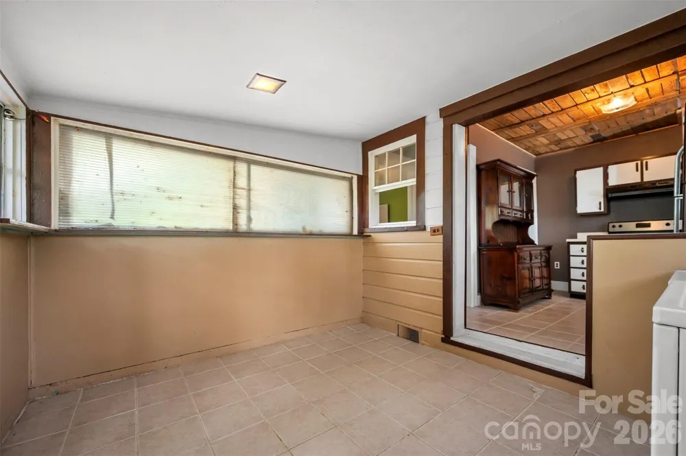 375 E King Street East Flat Rock, NC 28726