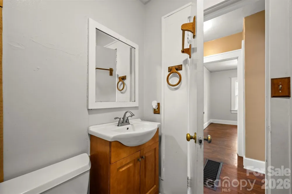 375 E King Street East Flat Rock, NC 28726