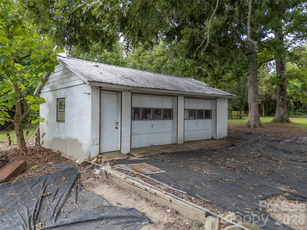 375 E King Street East Flat Rock, NC 28726