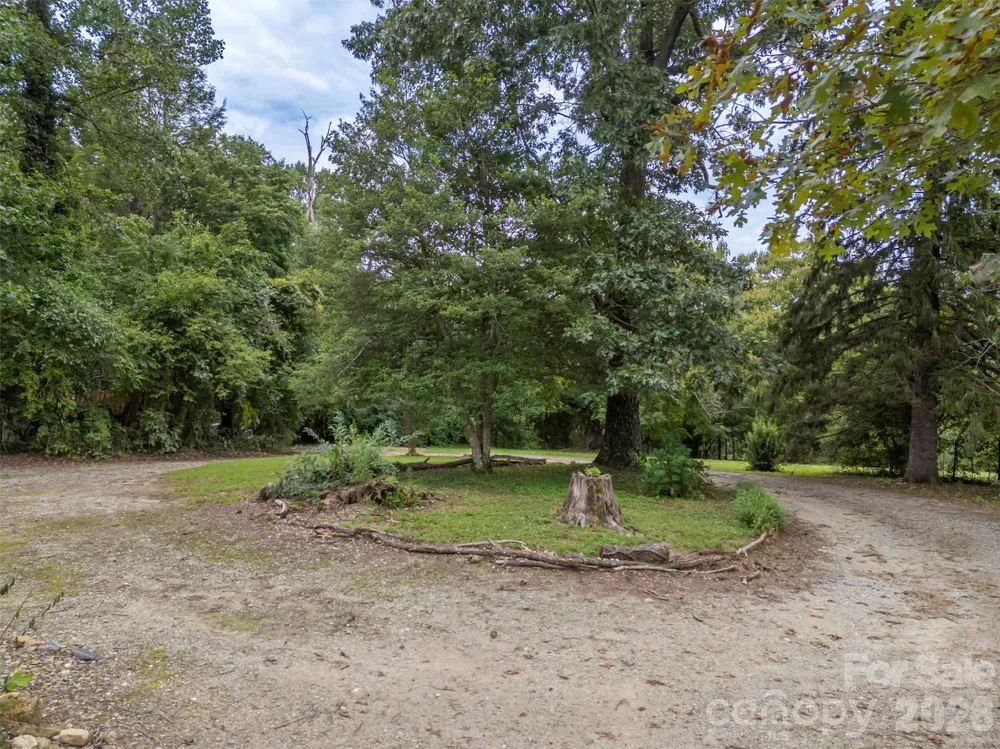 375 E King Street East Flat Rock, NC 28726