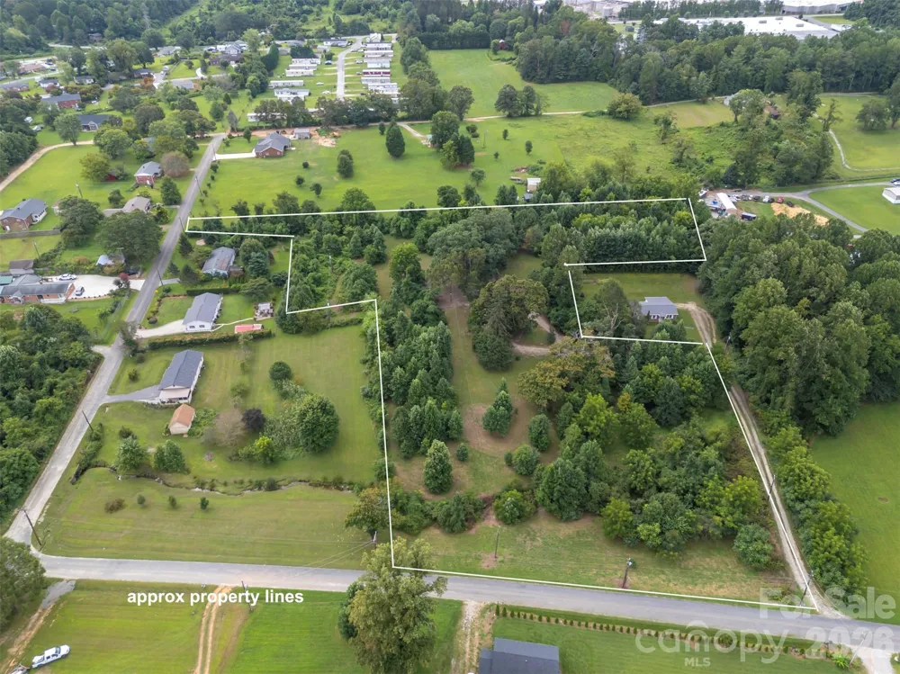 375 E King Street East Flat Rock, NC 28726