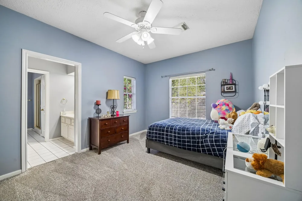 1822 Winter Grape Lane Kingwood, TX 77345