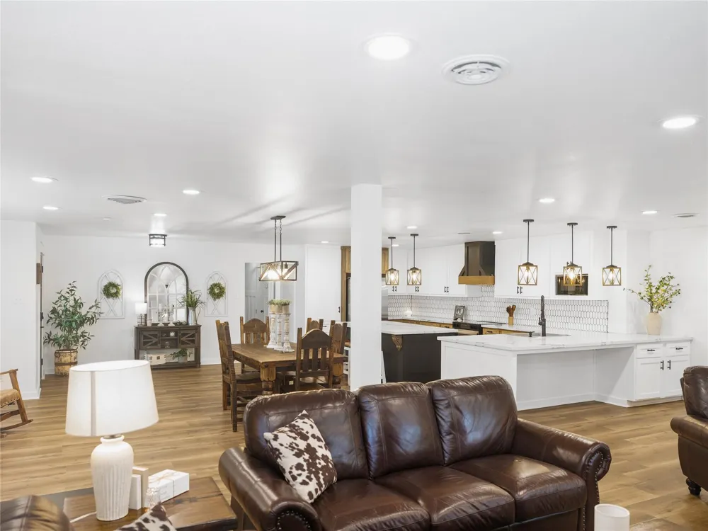 1409 Kathy Avenue Sealy, TX 77474