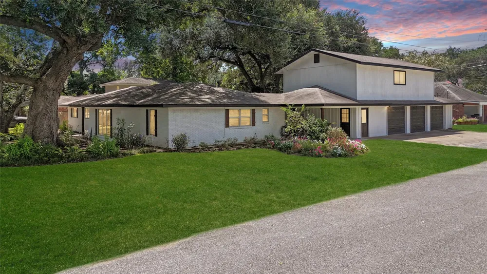 1409 Kathy Avenue Sealy, TX 77474