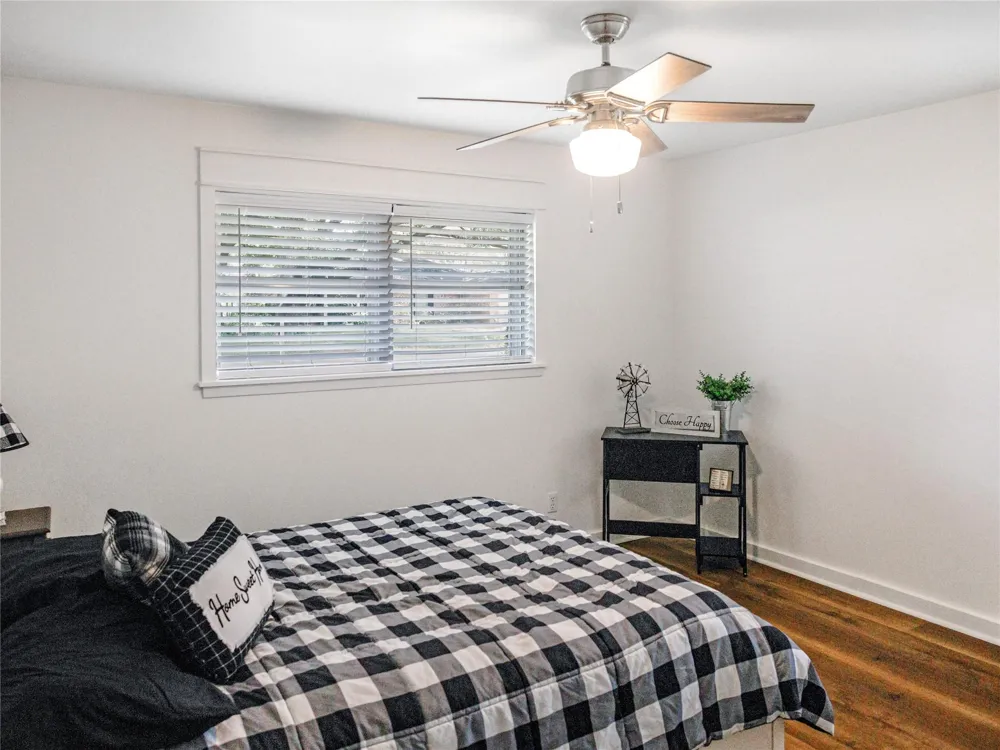 1409 Kathy Avenue Sealy, TX 77474