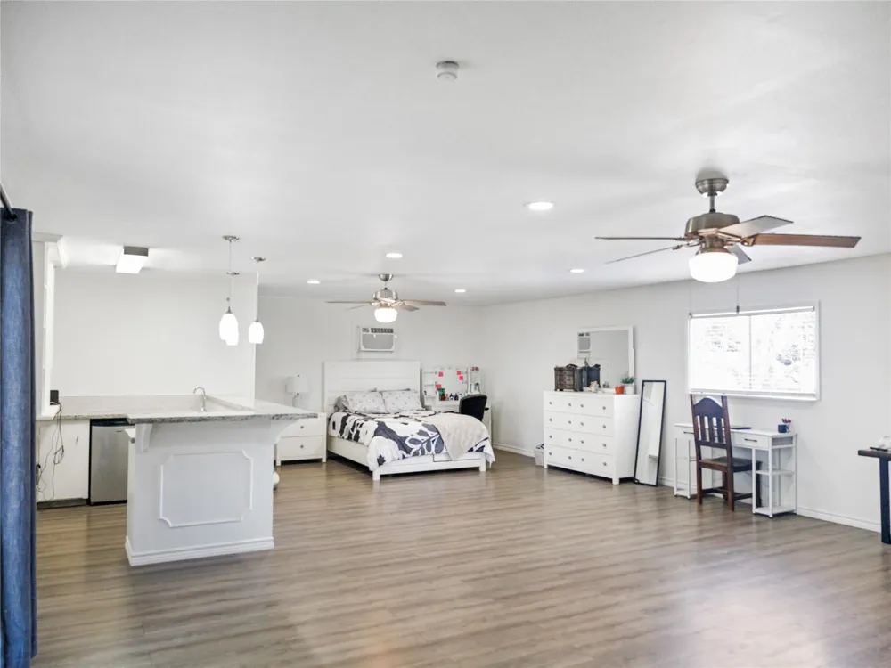 1409 Kathy Avenue Sealy, TX 77474