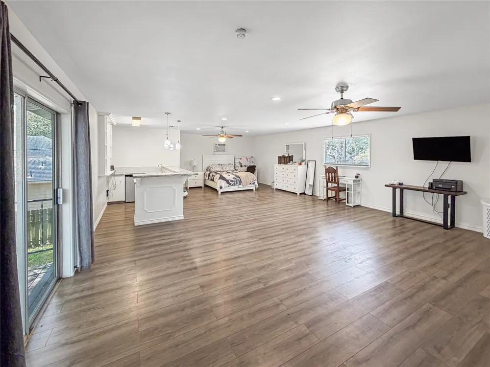 1409 Kathy Avenue Sealy, TX 77474