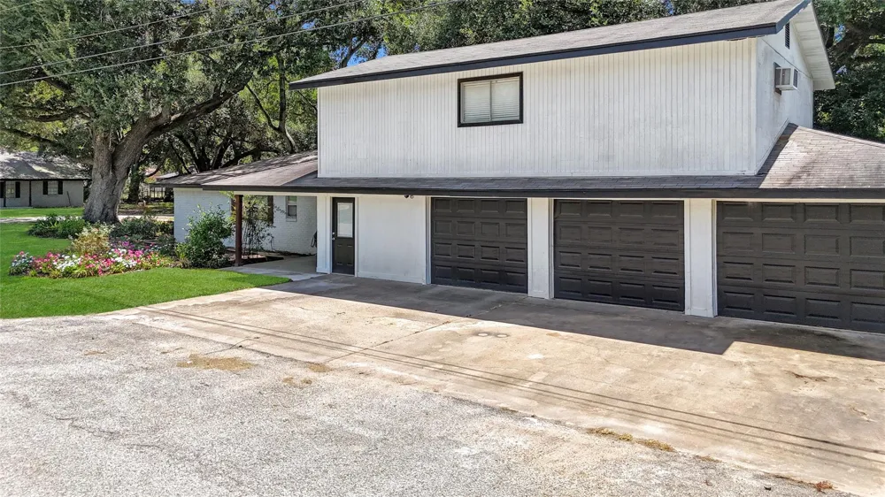 1409 Kathy Avenue Sealy, TX 77474