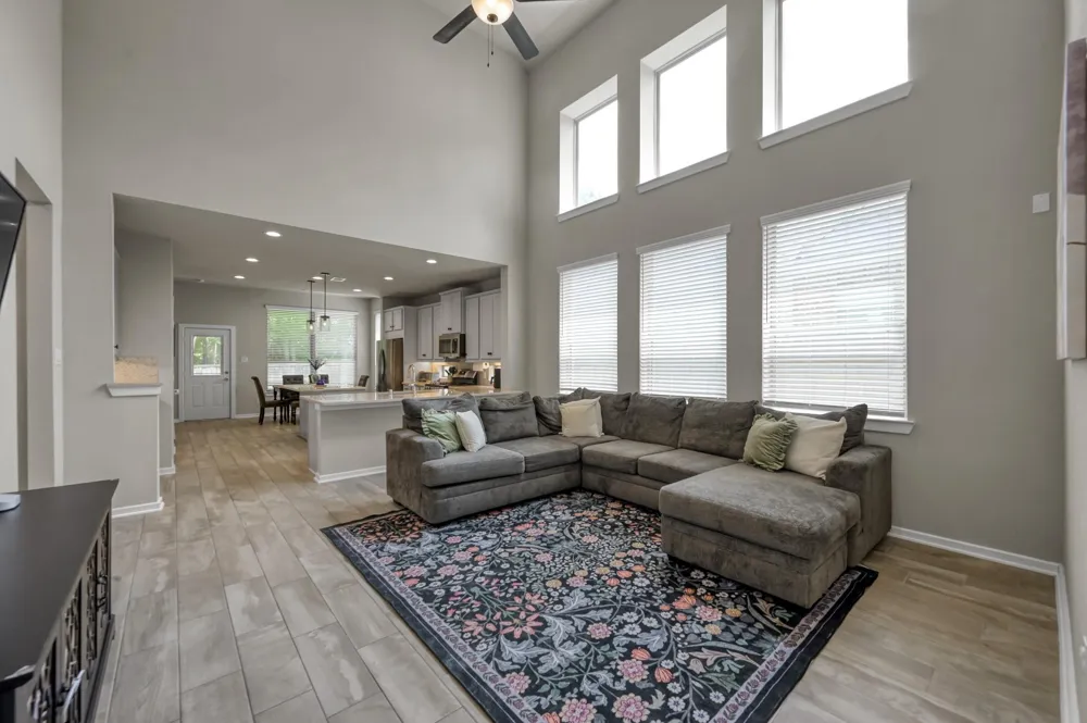 360 Rise Lane Montgomery, TX 77316