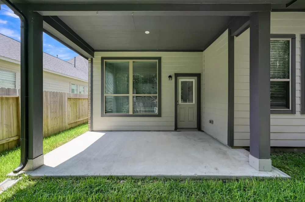 360 Rise Lane Montgomery, TX 77316