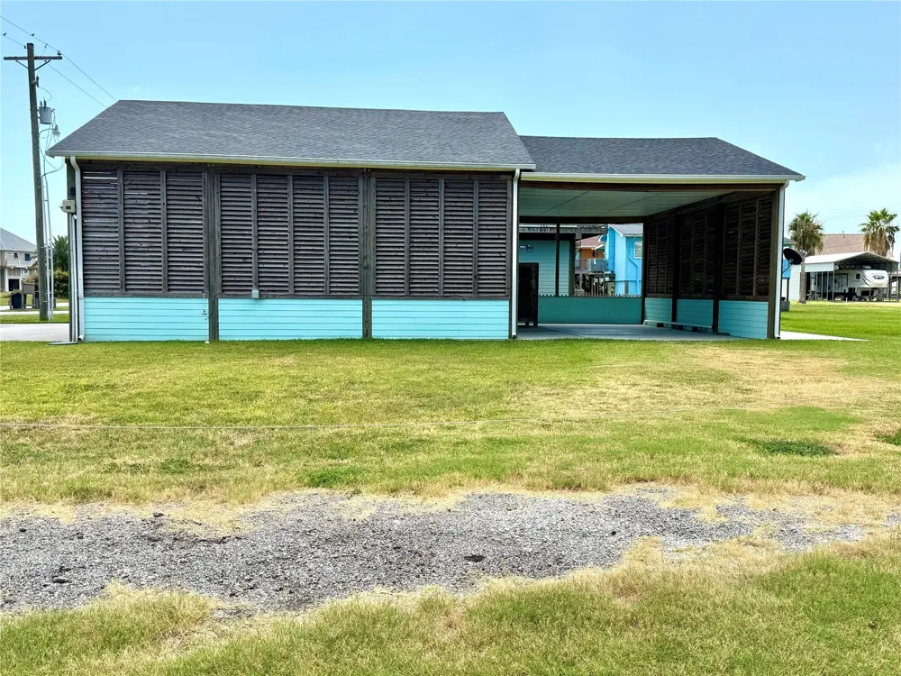 945 Alberdie Drive Crystal Beach, TX 77650