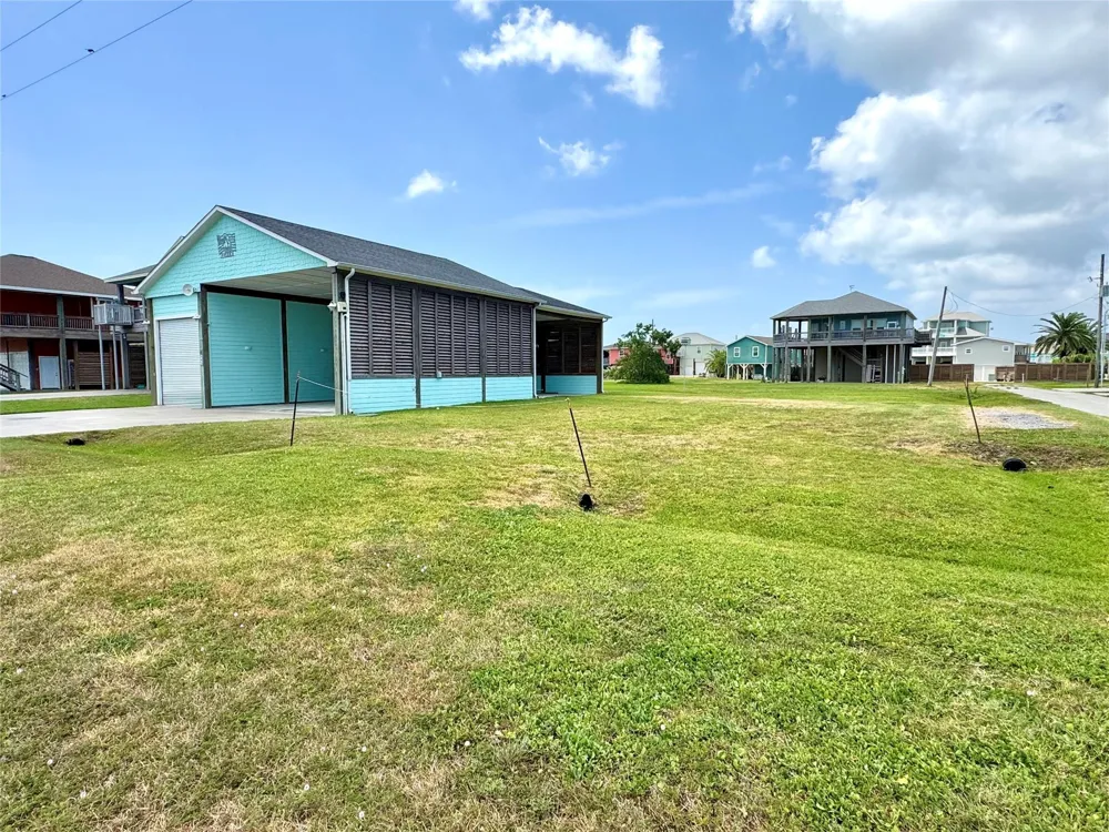 945 Alberdie Drive Crystal Beach, TX 77650