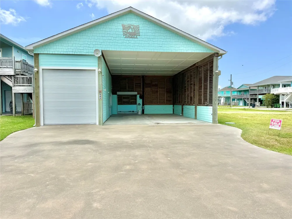 945 Alberdie Drive Crystal Beach, TX 77650