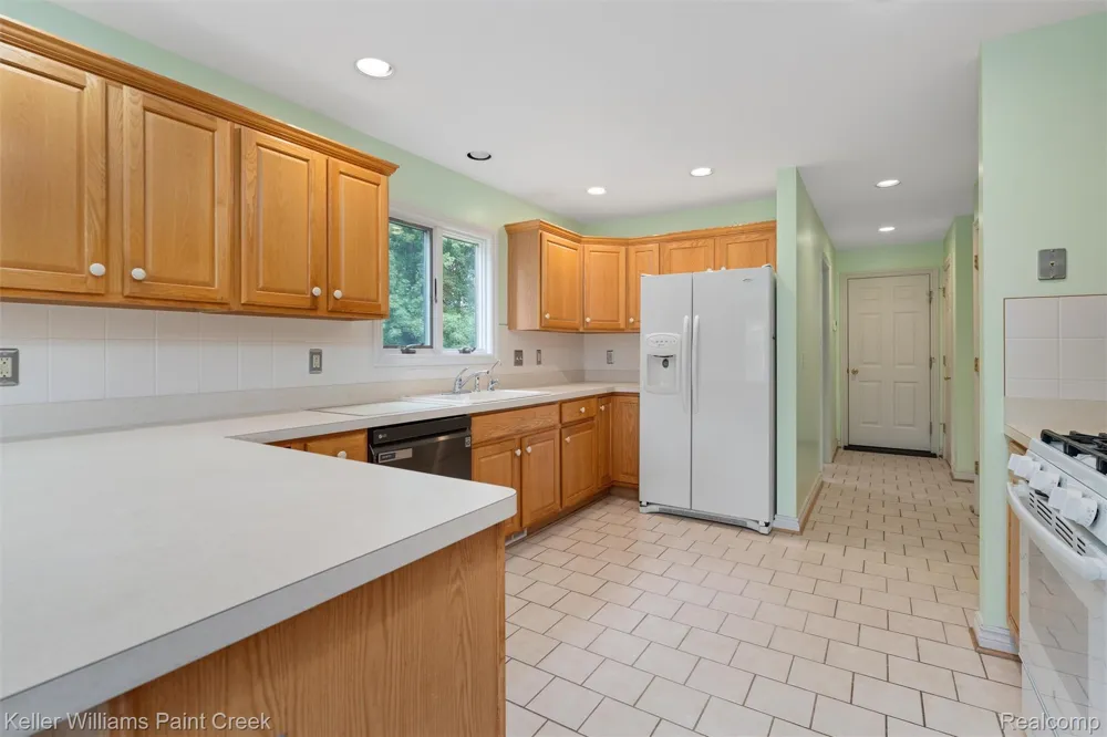 210 Mayfield Addison Township, MI 48367