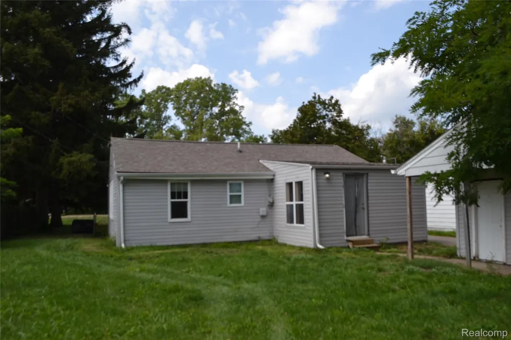 4265 Van Slyke Road Flint Charter Township, MI 48507