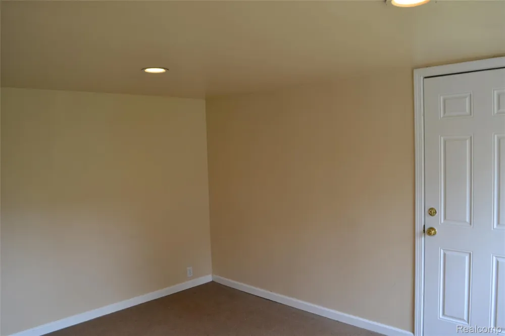 4265 Van Slyke Road Flint Charter Township, MI 48507