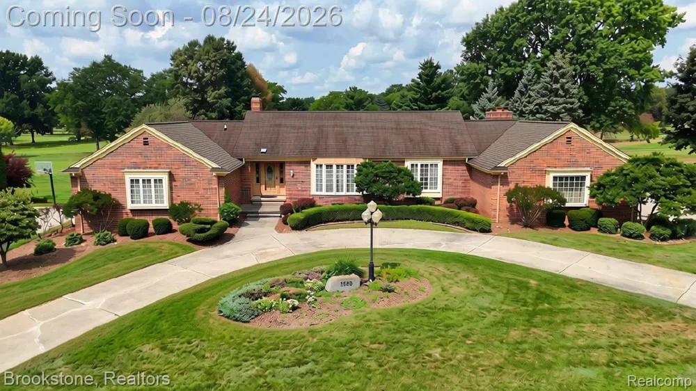 9598 Burning Tree Drive Grand Blanc Charter Township, MI 48439