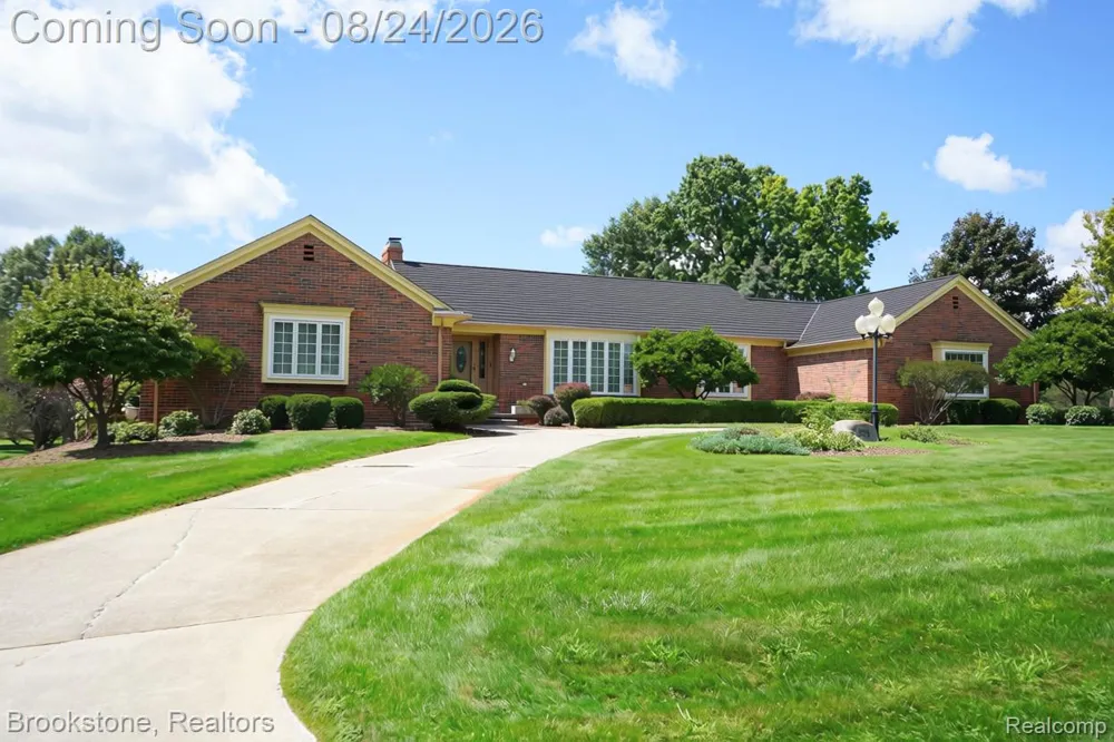 9598 Burning Tree Drive Grand Blanc Charter Township, MI 48439