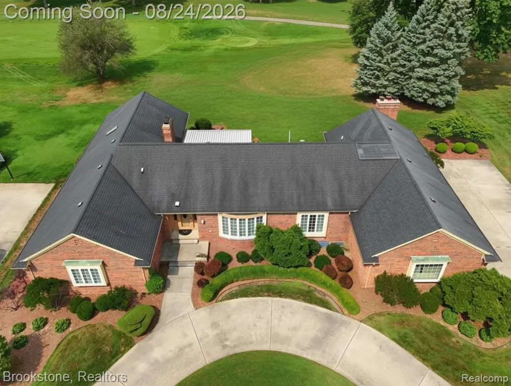 9598 Burning Tree Drive Grand Blanc Charter Township, MI 48439