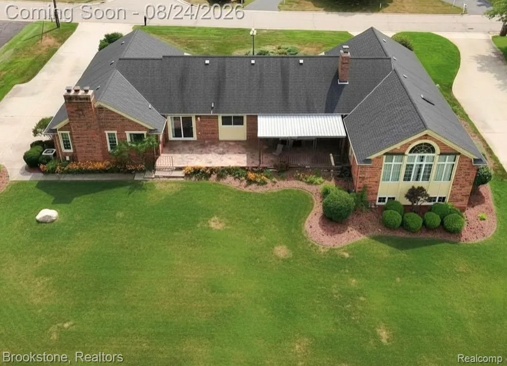 9598 Burning Tree Drive Grand Blanc Charter Township, MI 48439