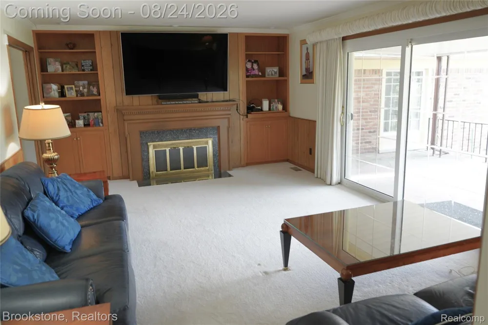 9598 Burning Tree Drive Grand Blanc Charter Township, MI 48439