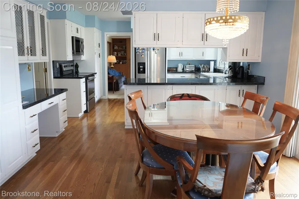 9598 Burning Tree Drive Grand Blanc Charter Township, MI 48439