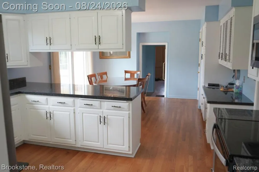 9598 Burning Tree Drive Grand Blanc Charter Township, MI 48439