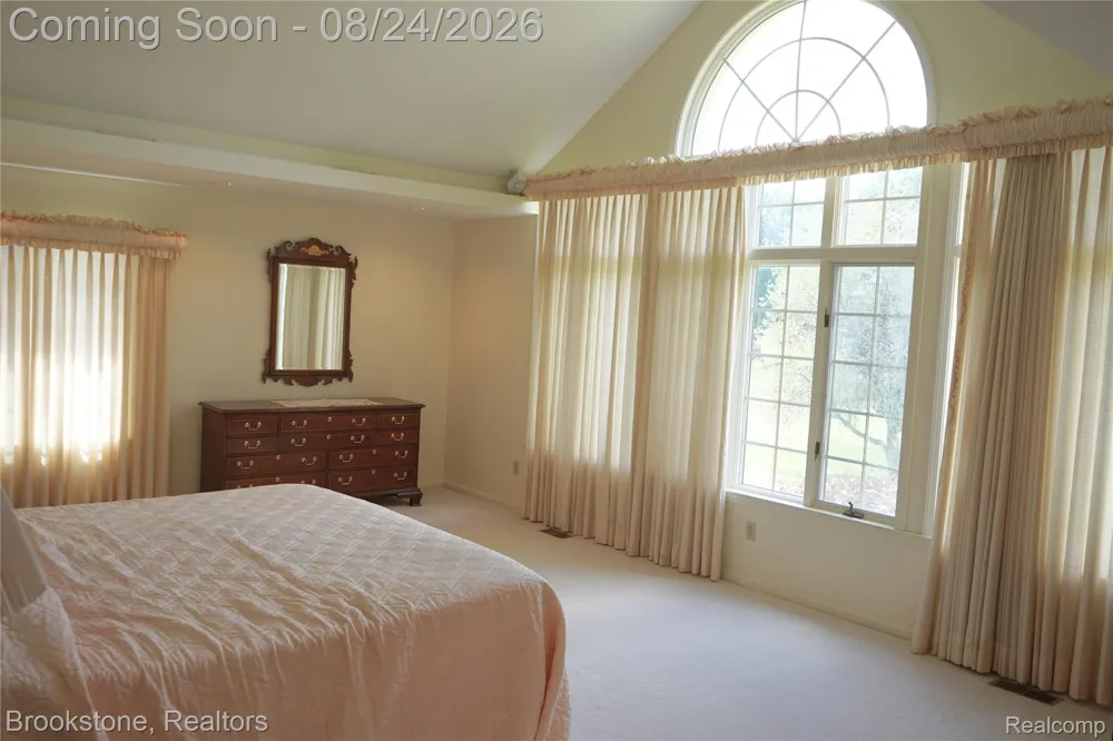 9598 Burning Tree Drive Grand Blanc Charter Township, MI 48439