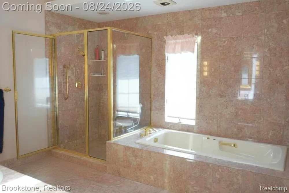 9598 Burning Tree Drive Grand Blanc Charter Township, MI 48439
