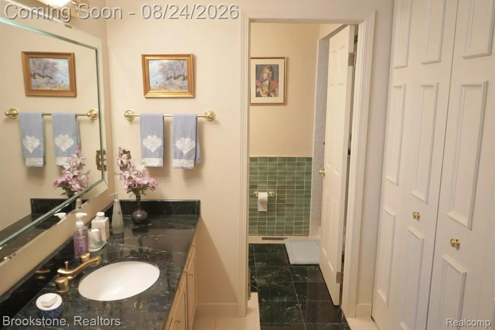 9598 Burning Tree Drive Grand Blanc Charter Township, MI 48439