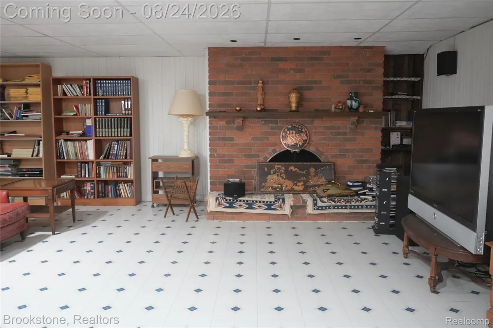 9598 Burning Tree Drive Grand Blanc Charter Township, MI 48439