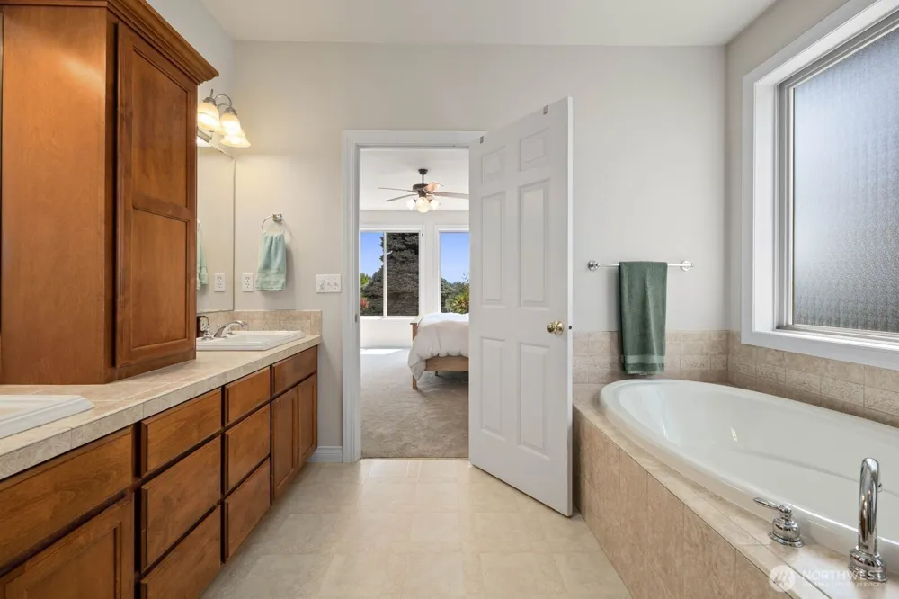 9615 183rd Avenue E Bonney Lake, WA 98391