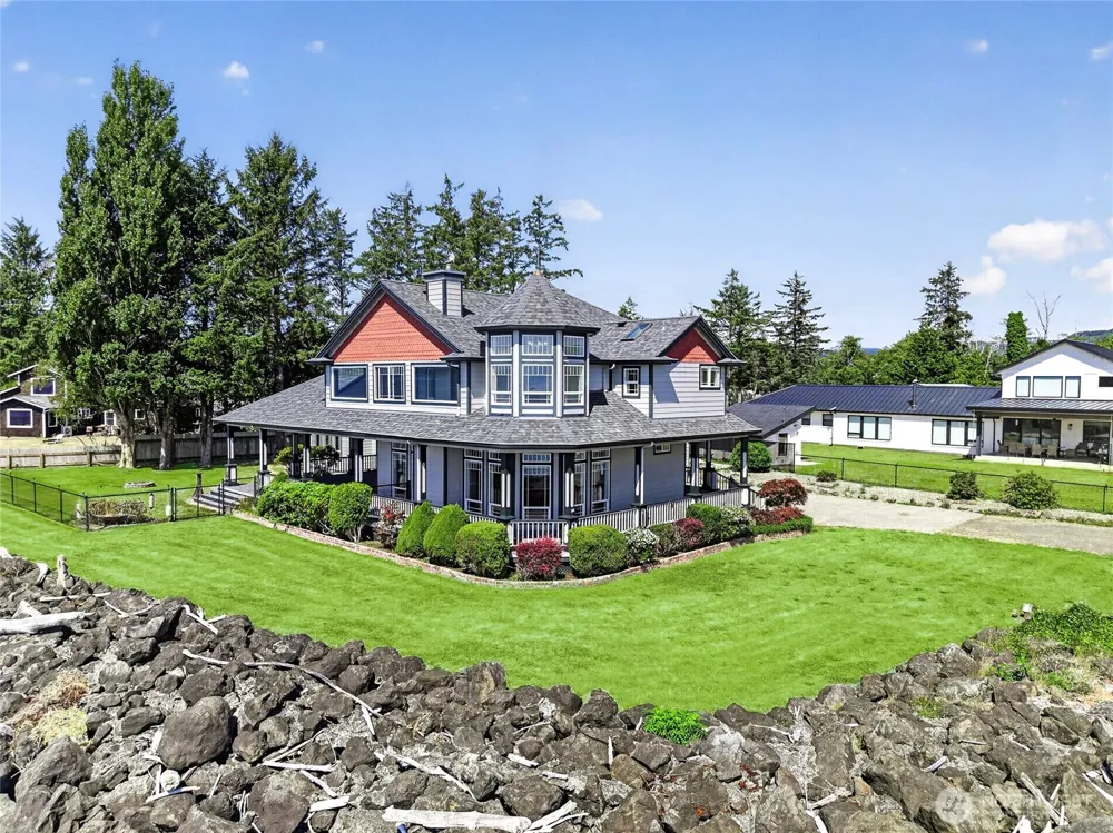 30 Cherry Street Chinook, WA 98614