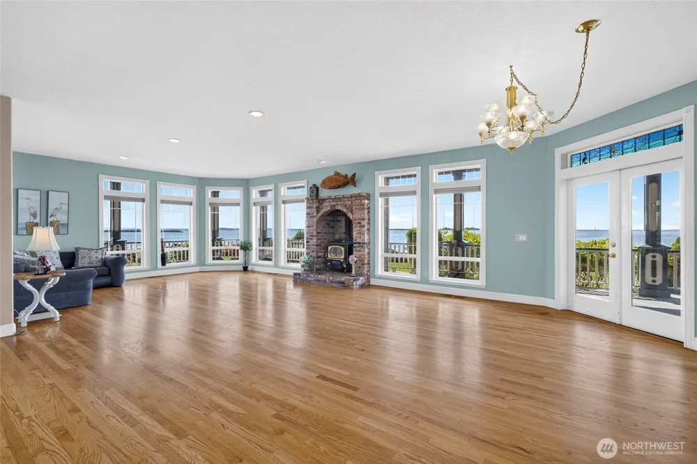 30 Cherry Street Chinook, WA 98614