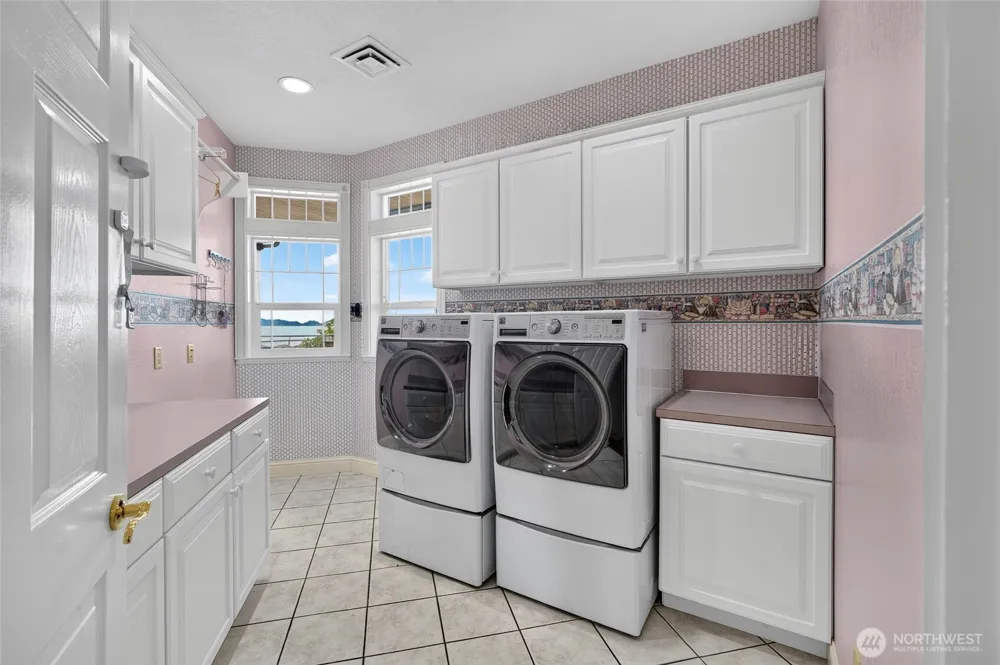 30 Cherry Street Chinook, WA 98614