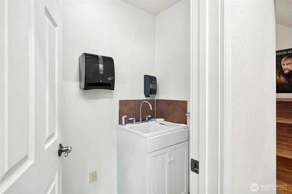 30 Cherry Street Chinook, WA 98614
