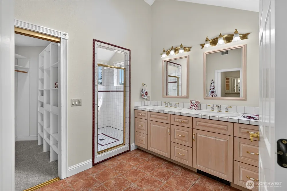 30 Cherry Street Chinook, WA 98614