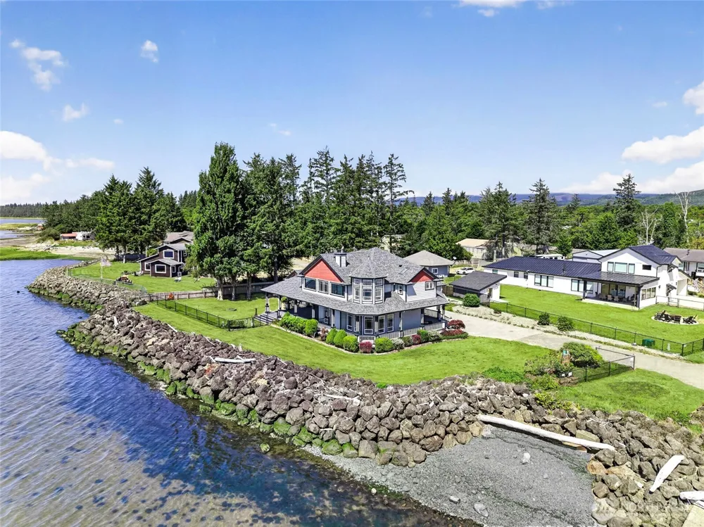30 Cherry Street Chinook, WA 98614