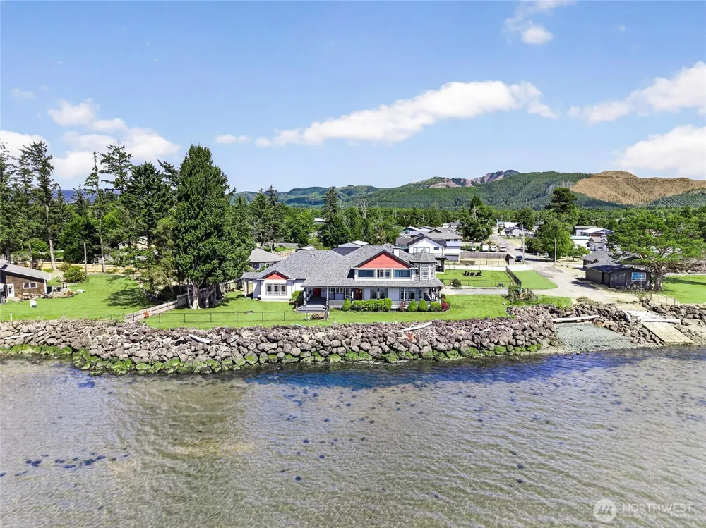 30 Cherry Street Chinook, WA 98614