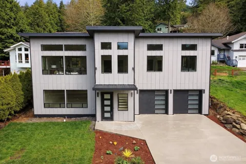 647 Rainbow Drive