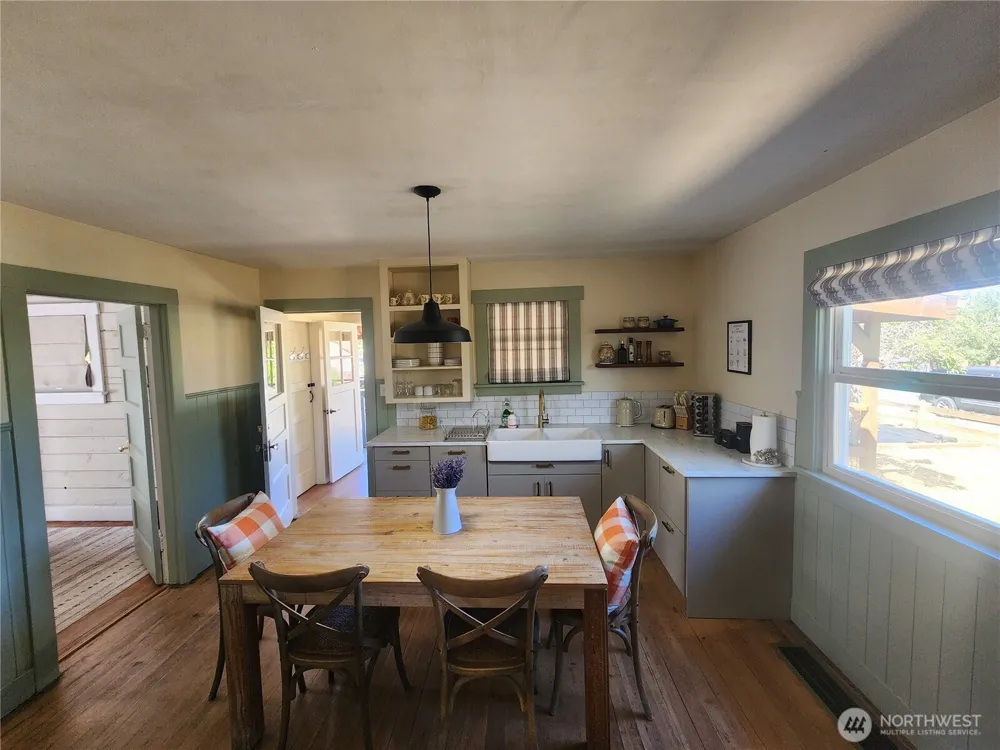 215 W Motor Avenue Port Angeles, WA 98362
