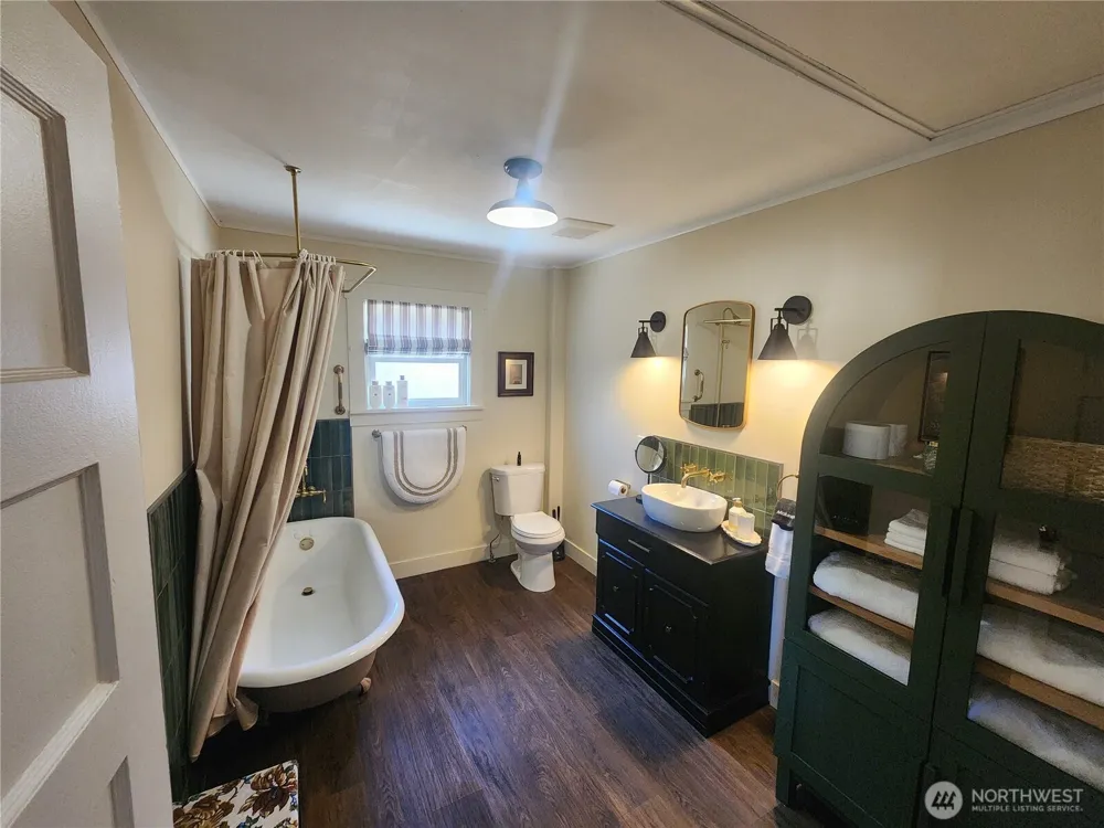 215 W Motor Avenue Port Angeles, WA 98362