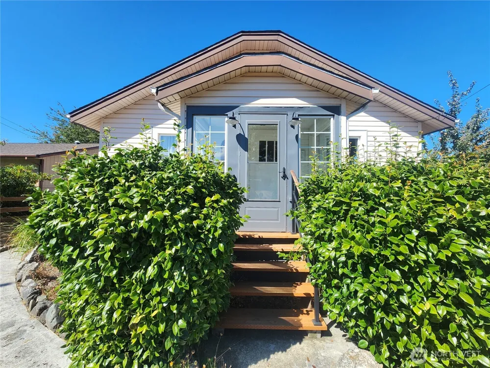 215 W Motor Avenue Port Angeles, WA 98362