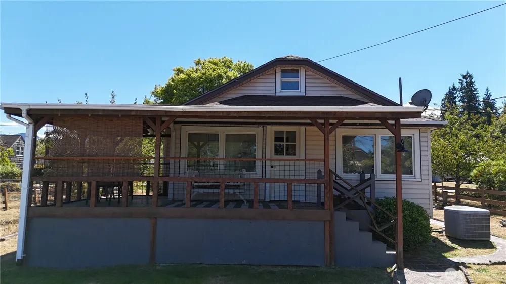 215 W Motor Avenue Port Angeles, WA 98362