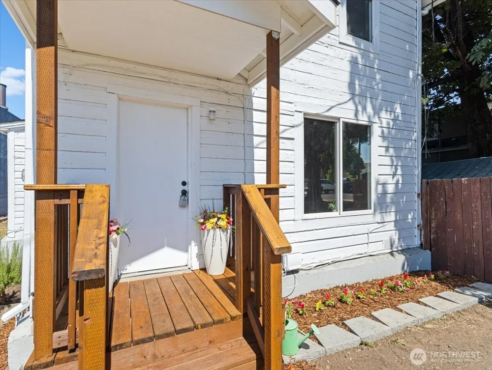 1108 W 14th Street W Vancouver, WA 98660