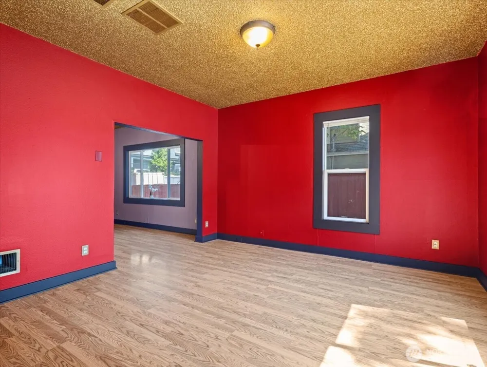 1108 W 14th Street W Vancouver, WA 98660