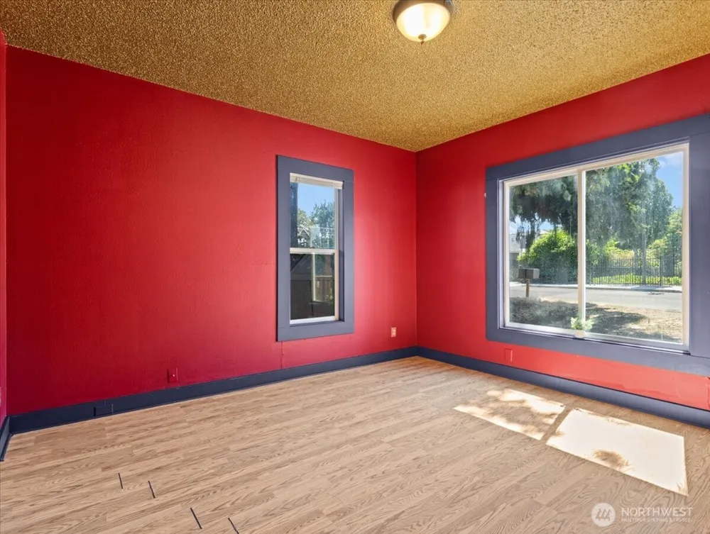 1108 W 14th Street W Vancouver, WA 98660