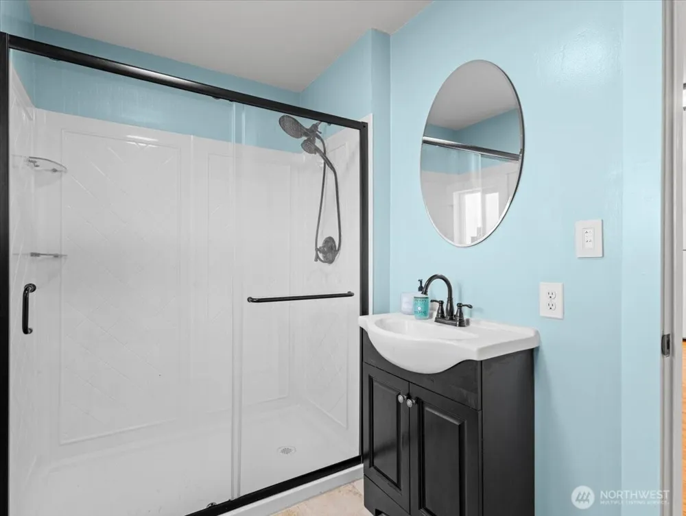 1108 W 14th Street W Vancouver, WA 98660